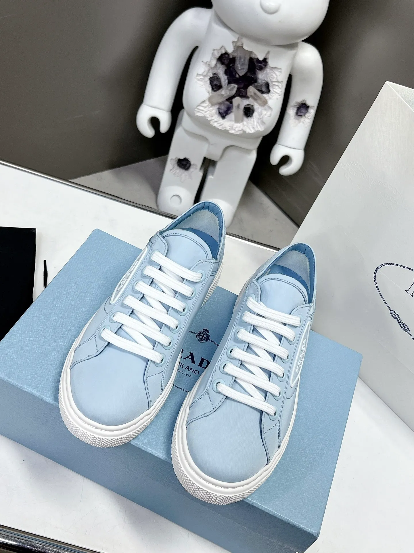 👟👟Ex-factory price 420👟👟 Purchasing level ⚡2023S launches Prada’s latest catwalk shoes, dad shoe series ͏ 💥PRADA's early spring catwalk model👠The fresh breeze has a bit of an expensive feel, and the upper is very perfect💃Elegant and elegant, crystal clear, no matter the quality of the accessories, they are all customized one-to-one, zero distance from the original version 1⃣Upper: imported waterproof twill + epoxy injection molding process 2⃣Inner: waterproof twill 3⃣Outsole: Original one-to-one molded rubber foam outsole 4⃣🔺Original packaging Heel height 4cm 5⃣Number of codes: 35-40, 41 non-returnable